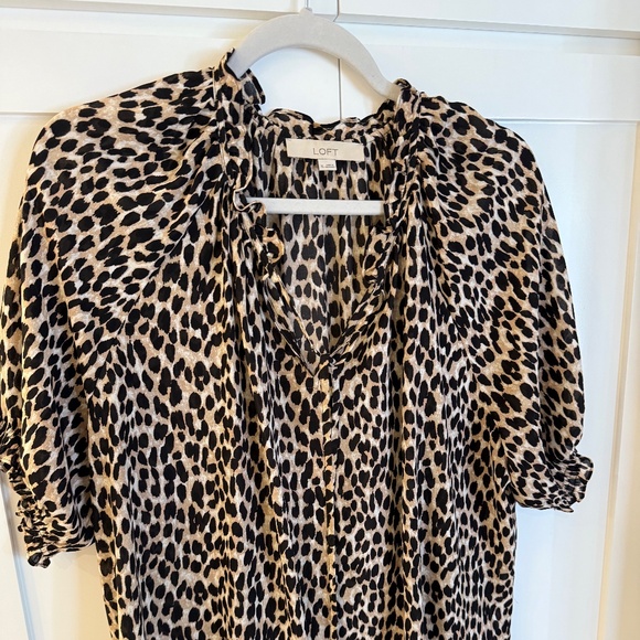 WOMENS ANN TAYLOR LOFT ANIMAL PRINT S/S BLOUSE SIZE XL - Picture 1 of 4